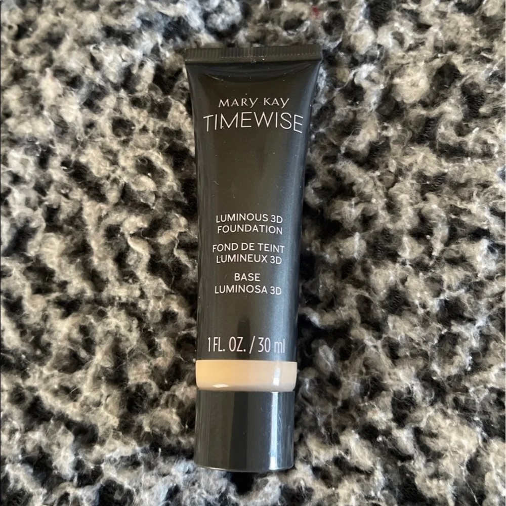 🎉3 for $30🎉 Luminous 3D Foundation